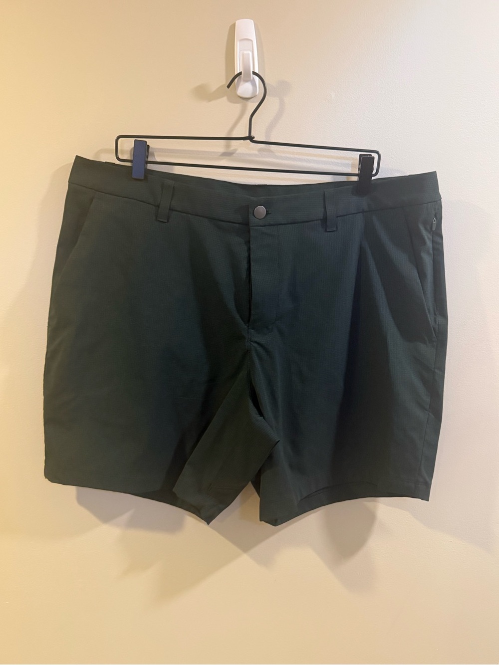 lululemon athletica Men's Dark Forest Green Flat-Front Shorts